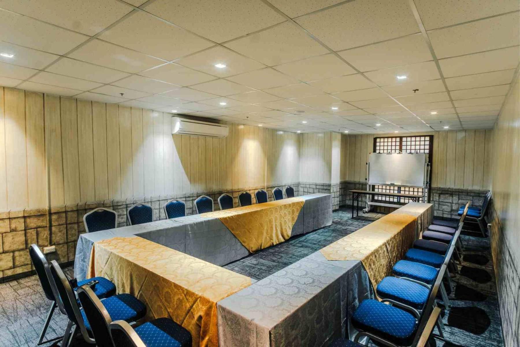 Cebu Quincentennial Hotel Extérieur photo